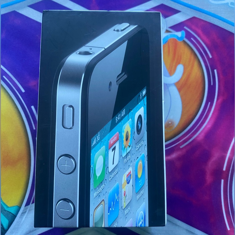 iPhone 4 Empty Box with inserts